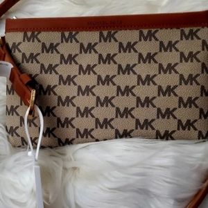 Michael Kors Wallet pouch